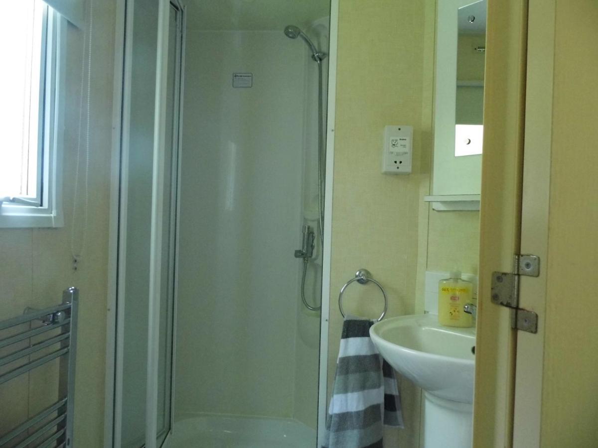 Oakdene -3 Bedroom Caravan Weeley Kültér fotó